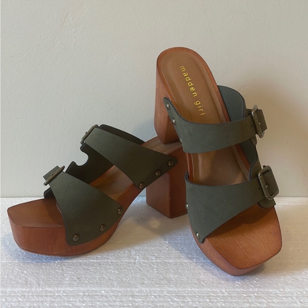 Madden girl Platform sandals size 7